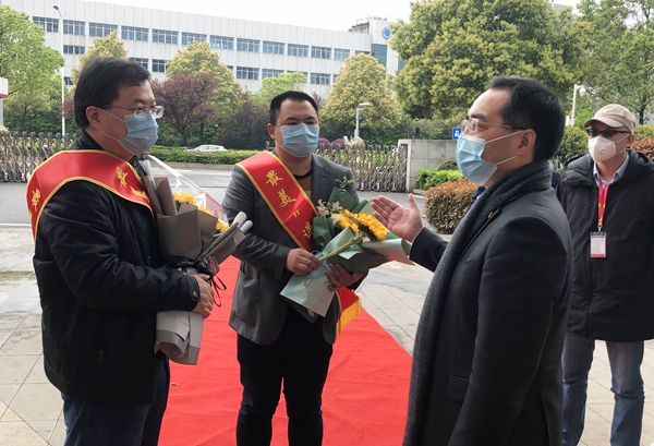 伟德体育 - 综合体育赛事平台|奥体中心相助同伴