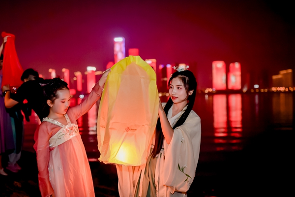 伟德体育 - 综合体育赛事平台|奥体中心相助同伴